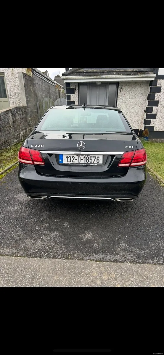 Mercedes-Benz E-Class 2013 - Image 2