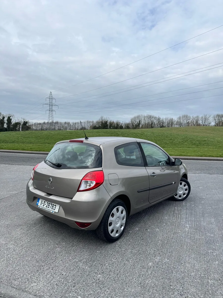 Renault Clio 1.1 Petrol | 1 Owner | Irish Car - Image 3
