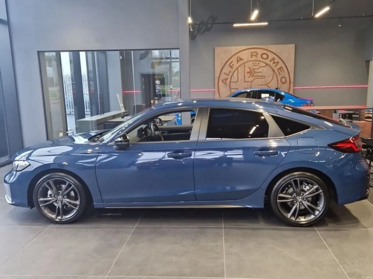 Honda Civic 2.0 i-MMD Hybrid Sport - Image 2