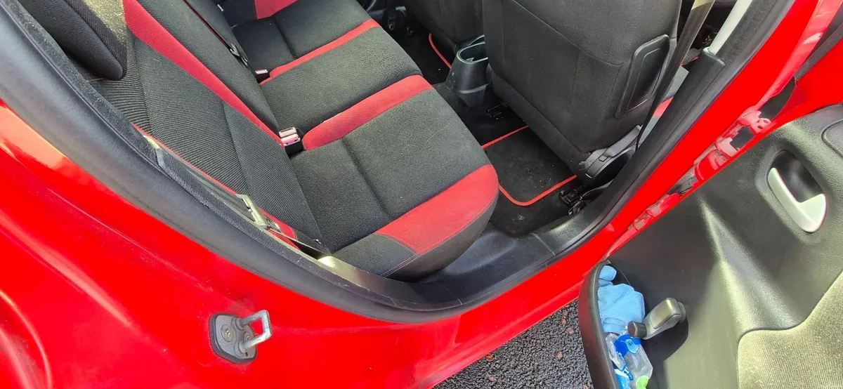 Peugeot 207 2009 - Image 2