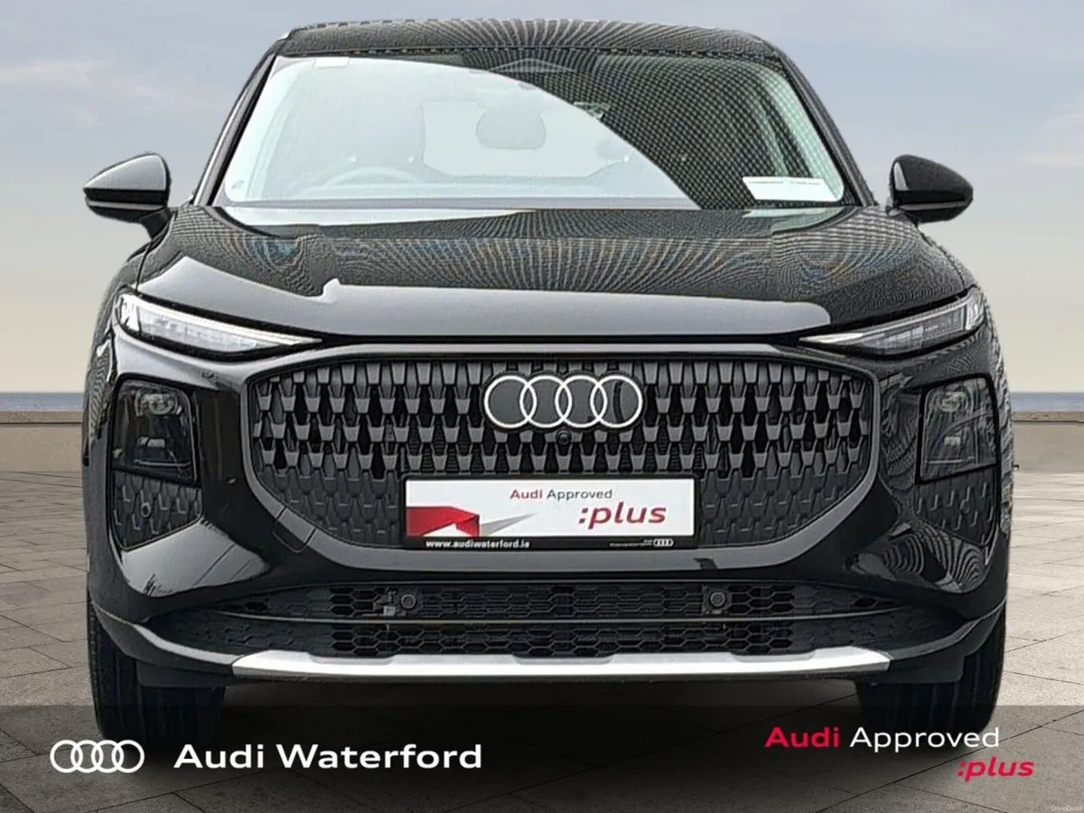 Audi Q3 e-Hybrid SE "Tech Pack" - Image 2