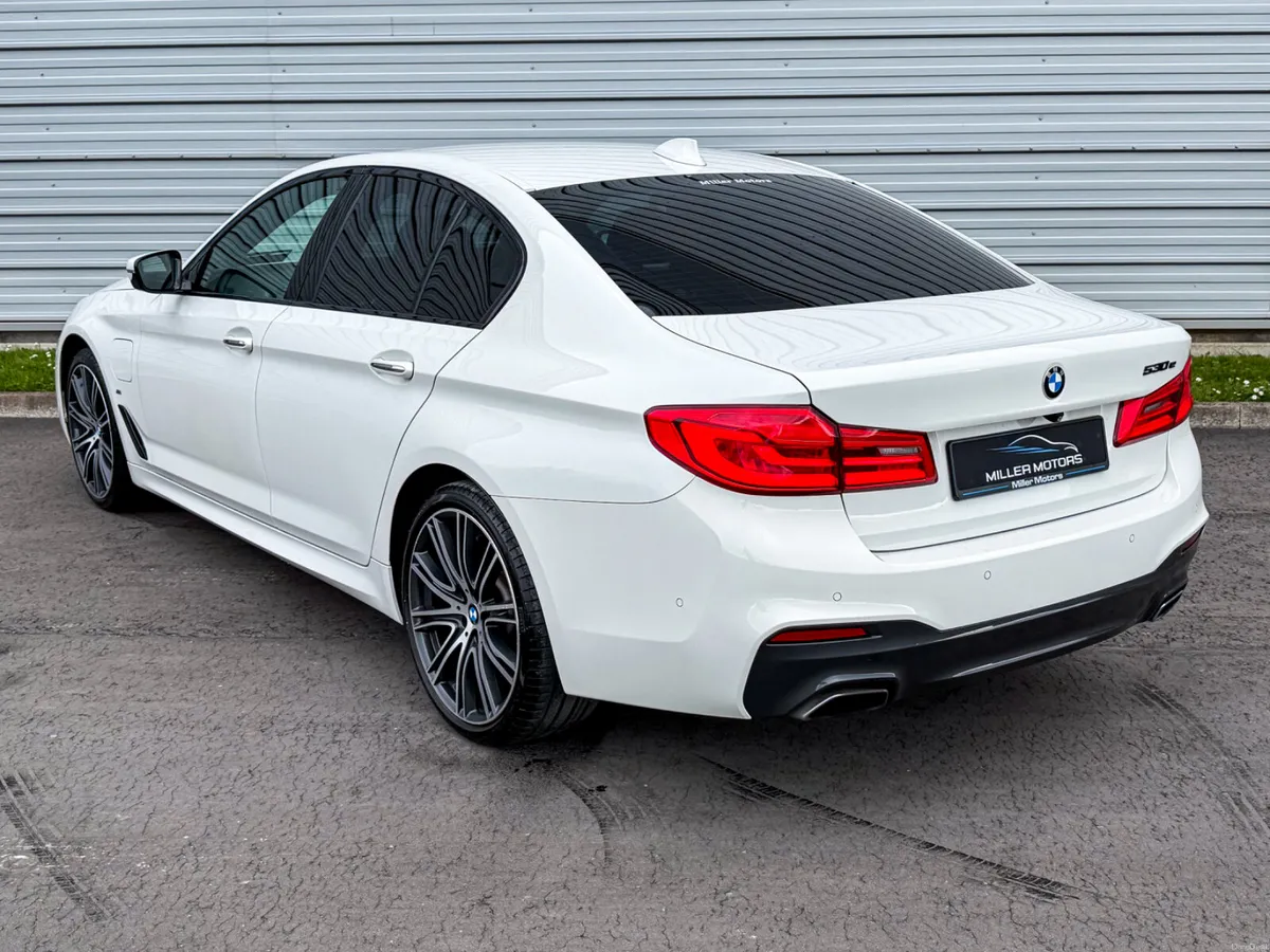 BMW 5-Series 171 (Mega Spec) - Image 2