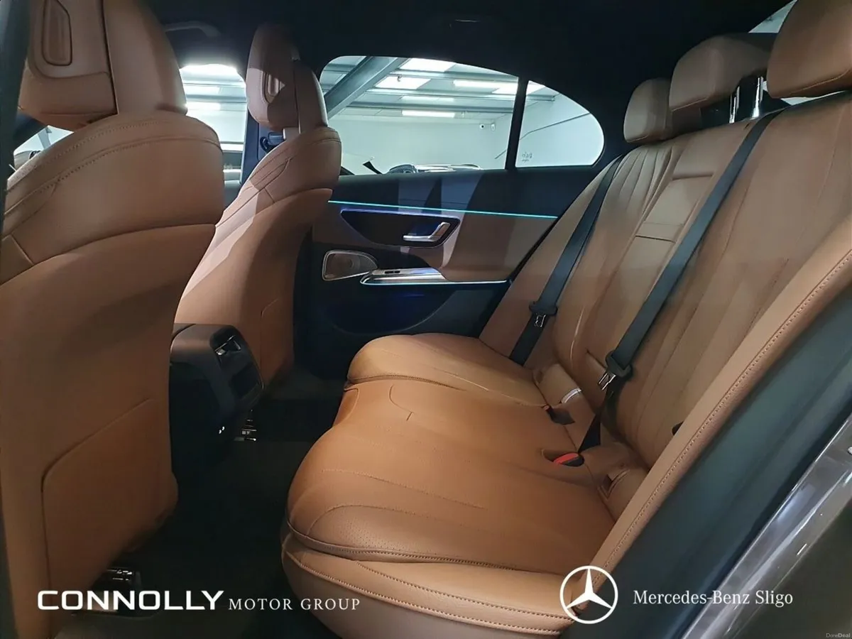 Mercedes-Benz E-Class E 300 de Premium w/ Driving - Image 6