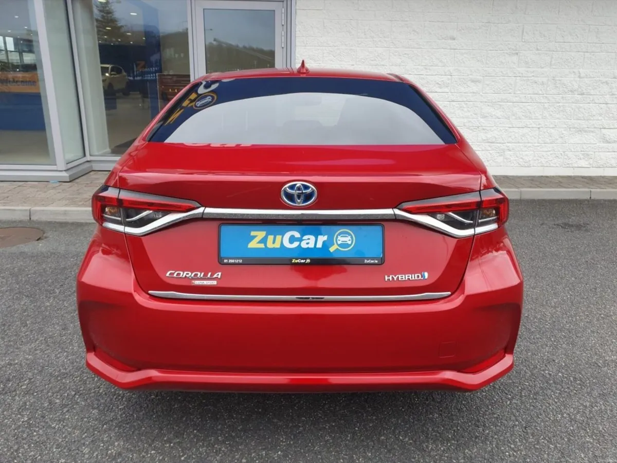 Toyota Corolla 1.8 Hybrid Luna Sport Saloon - Image 4