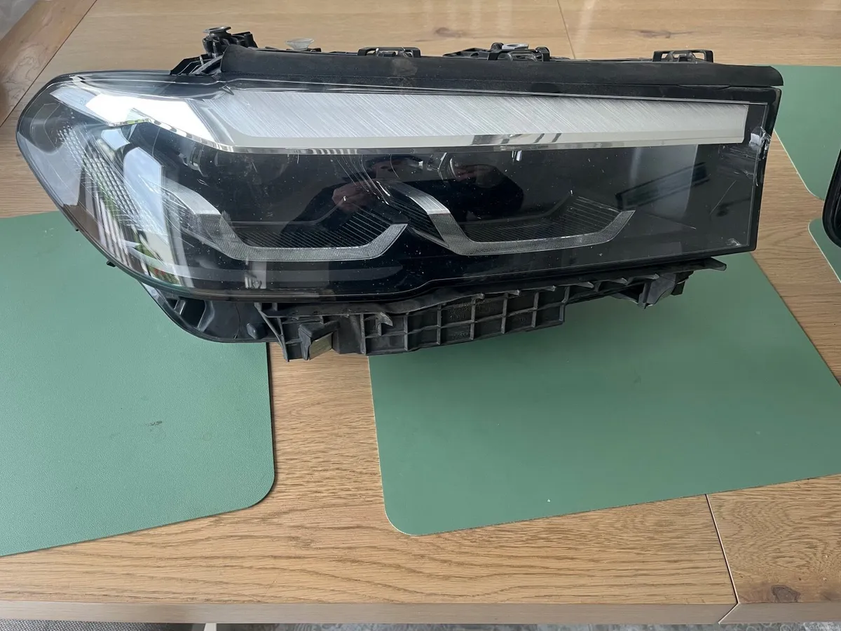 Set of BMW  LCI 5 Series G30 / G31 LED headlamps - Image 1