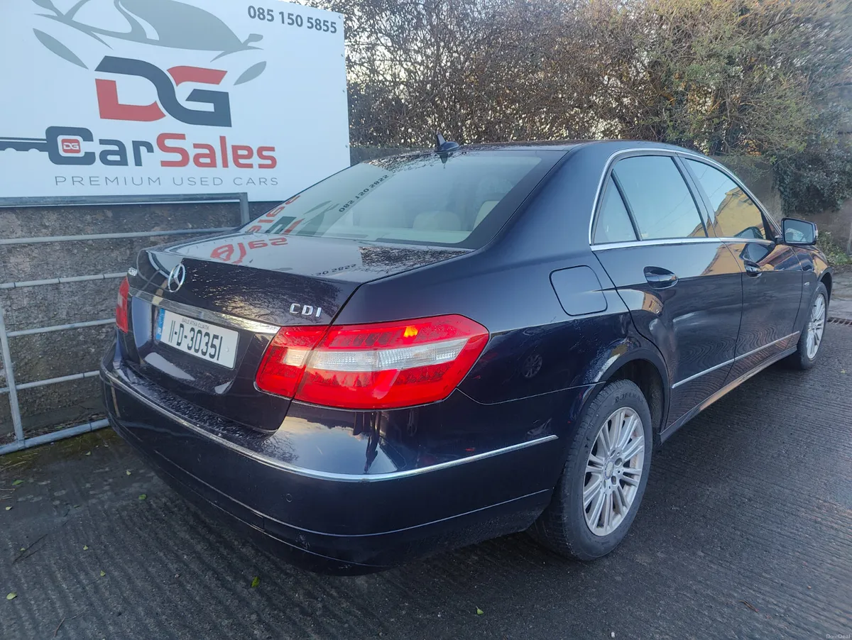 Mercedes-Benz E-Class 2011 - Image 3