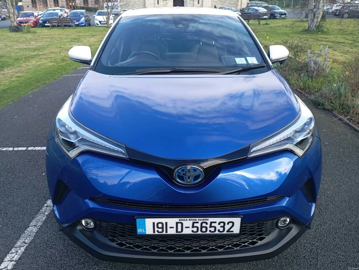 2019 Toyota C-HR Hybrid Full Leather Interior - Image 3