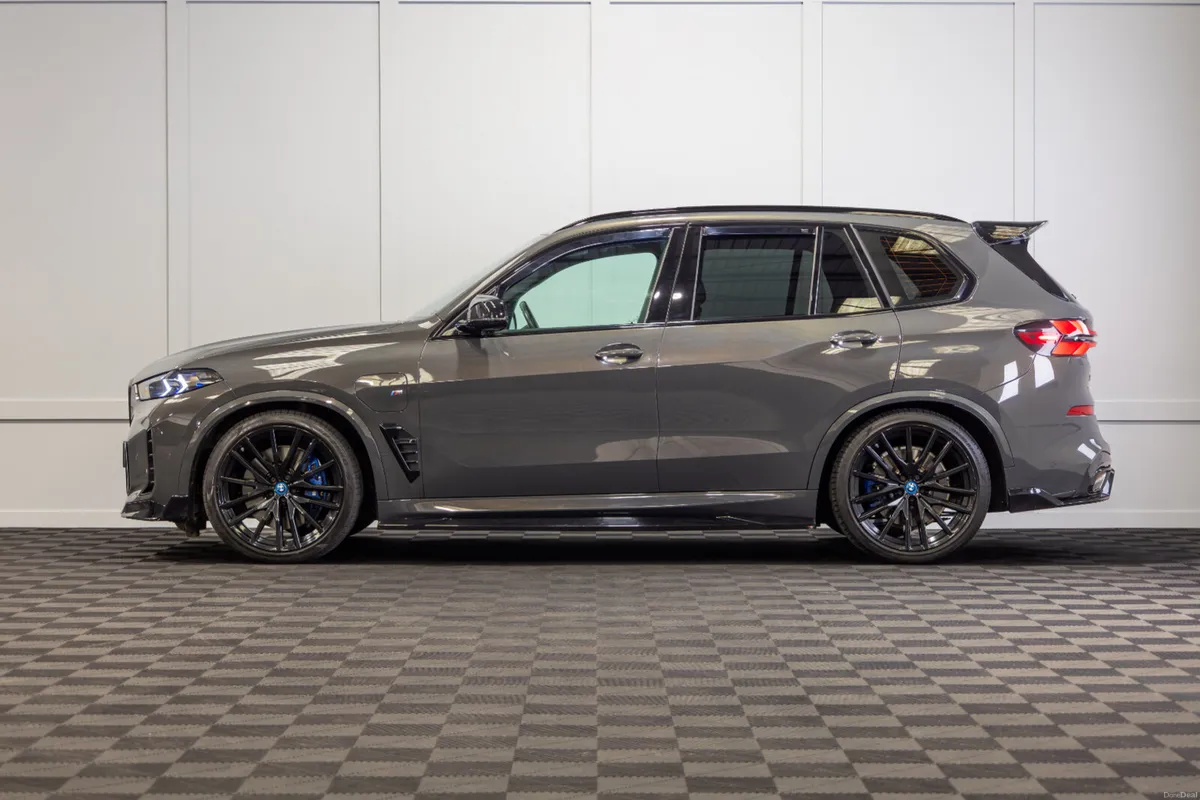2024 BMW X5 X-Drive 50e M-Sport - Image 3