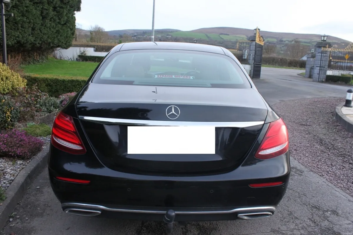 Mercedes-Benz E200 D AUTO,  2017 - Image 2