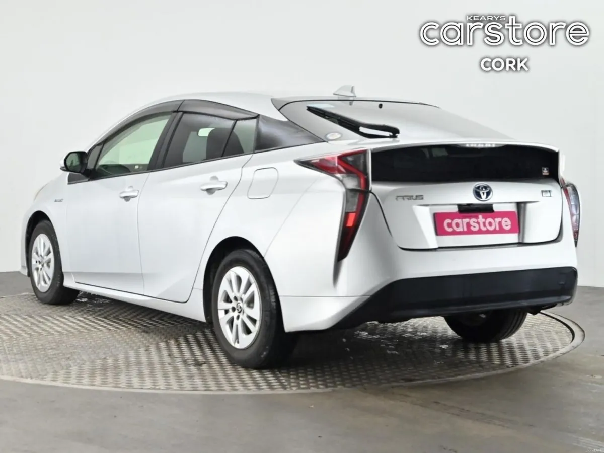 Toyota Prius 1.8 Hybrid Auto - Image 3
