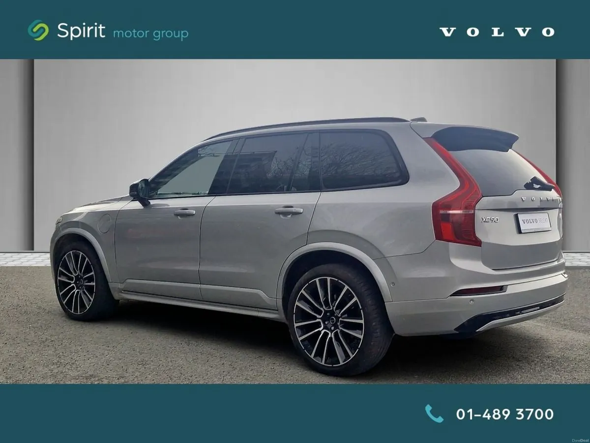 Volvo XC90 T8 Plug In Hybrid AWD, Ultimate (Dark T - Image 3
