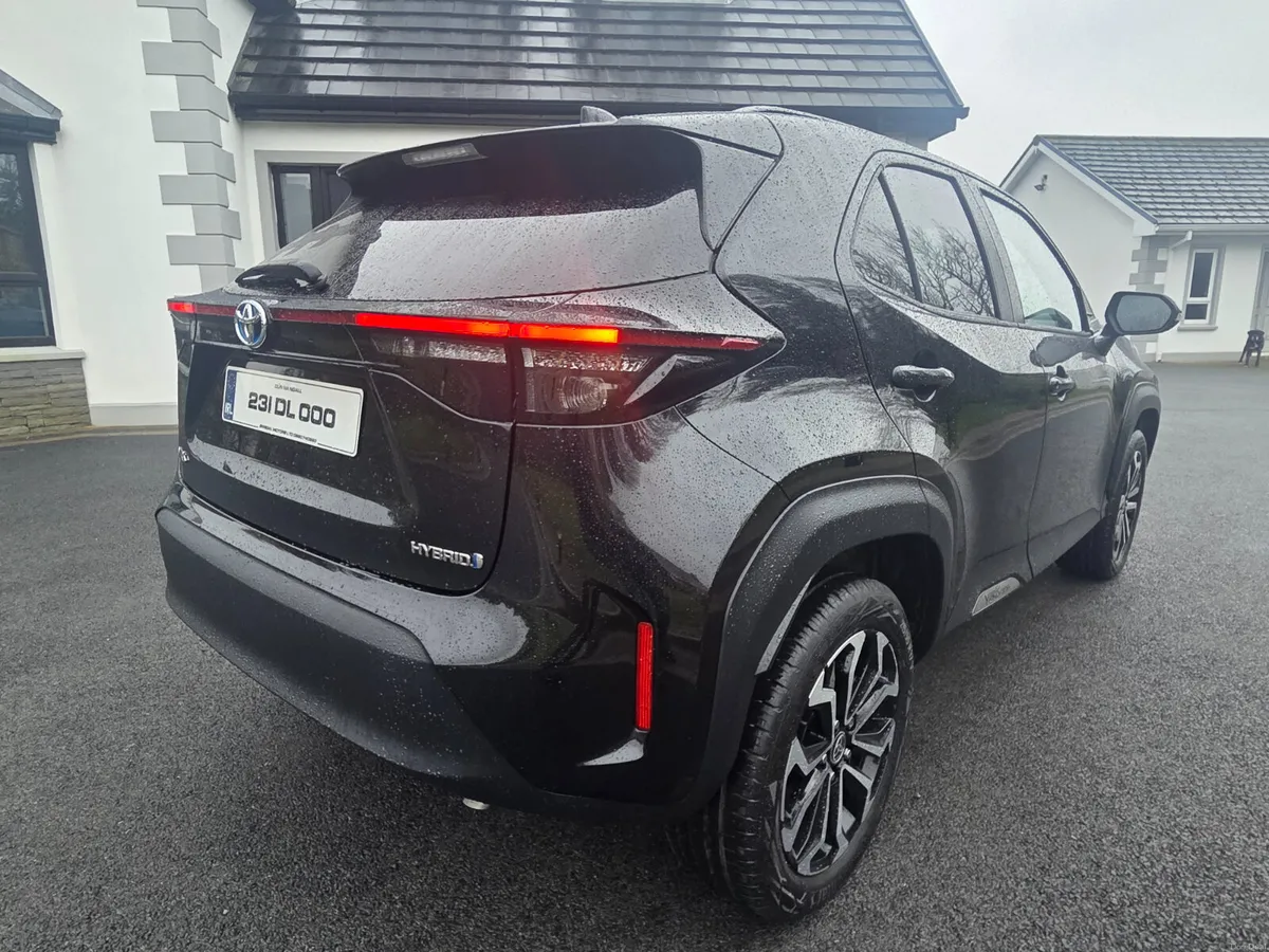2023 TOYOTA YARIS CROSS 1.5 HYBRID DESIGN 122BHP - Image 4