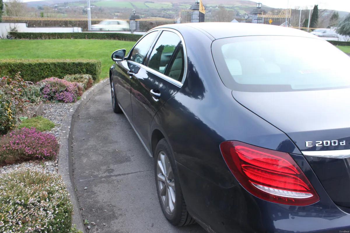 Mercedes-Benz E200 D AUTO,  2018 - Image 4