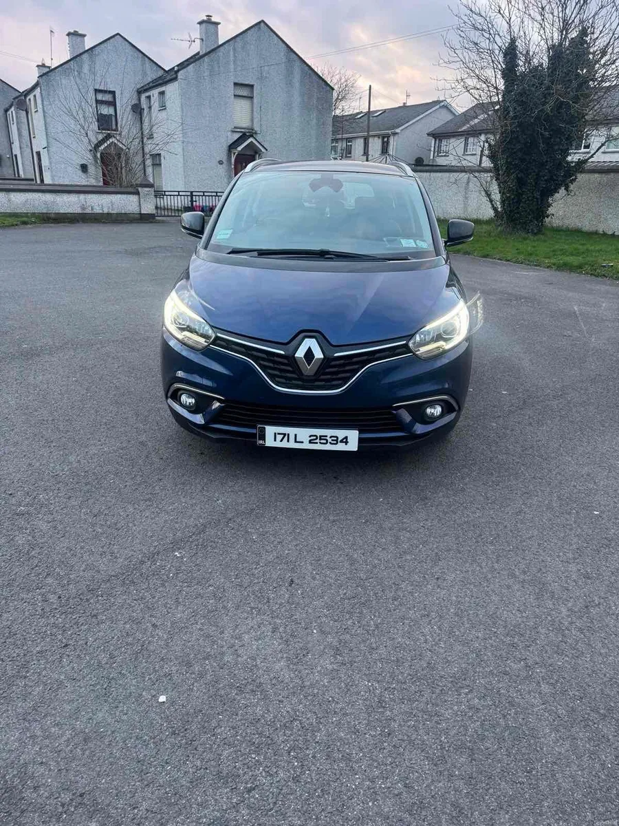 Renault Grand Scenic 2017 - Image 1