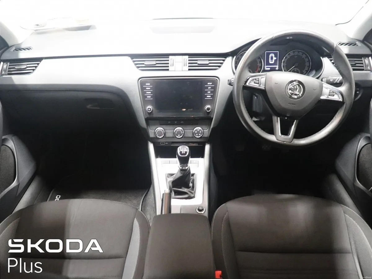 Skoda Octavia COMBI Ambition 1.6TDI 115HP - Image 2