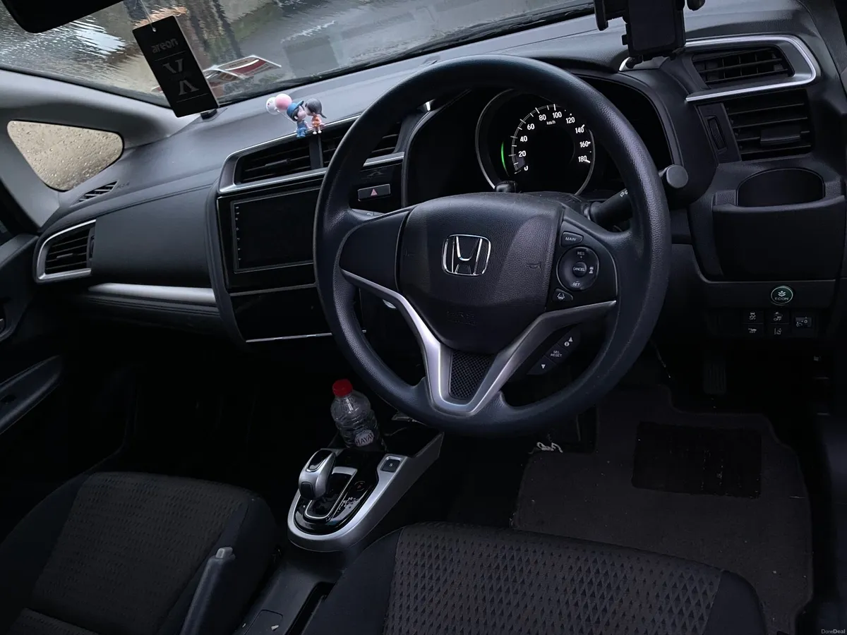 Honda Fit 2018 (2 years NCT) No scratches - Image 2