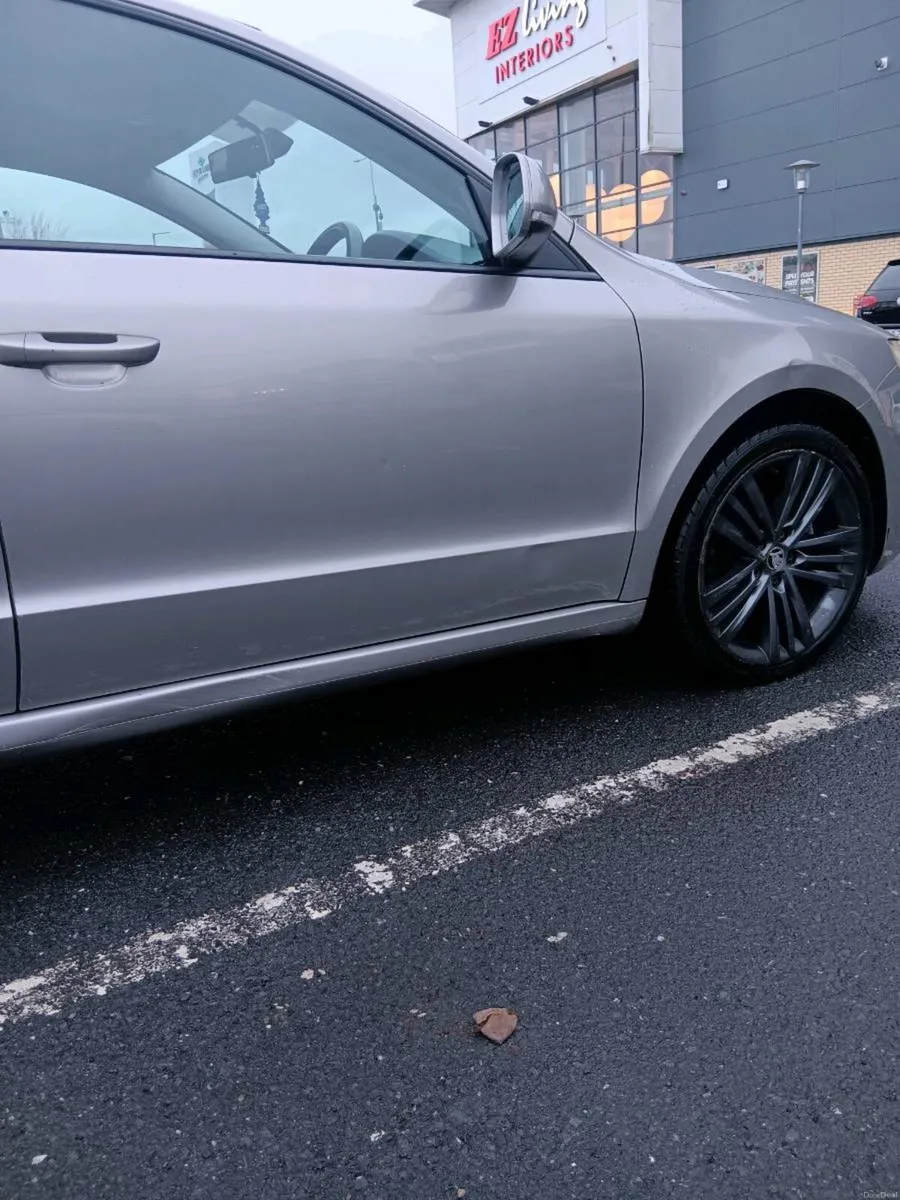 14 Skoda Superb. - Image 2