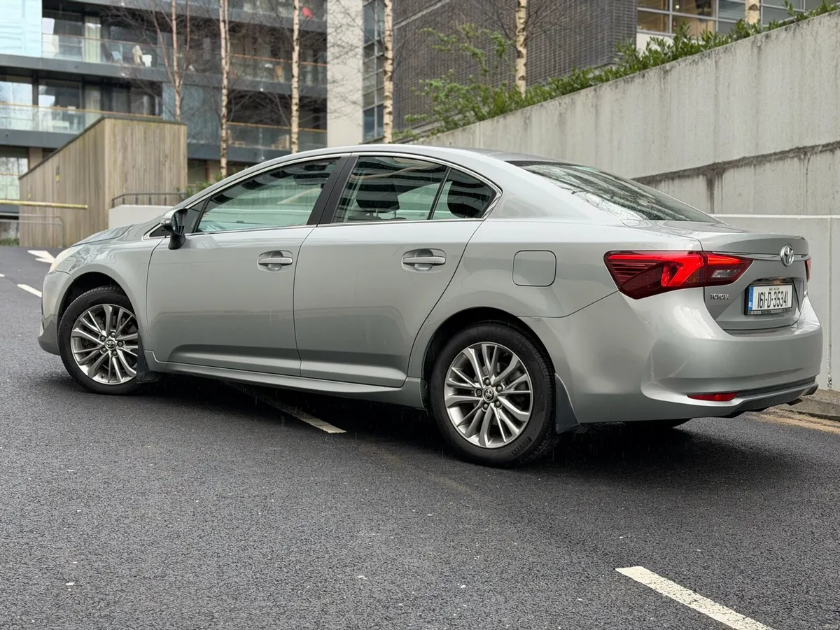 Toyota Avensis 2.0 Full Service history New Engine - Image 3