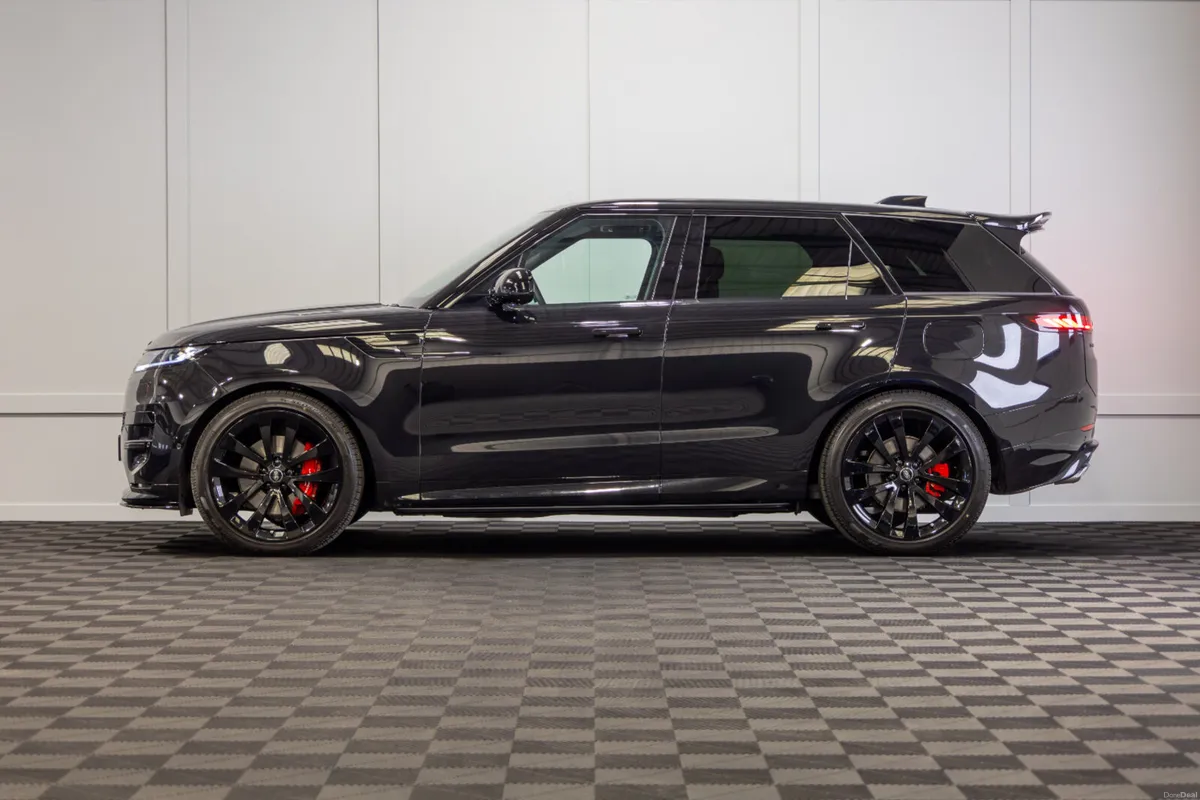 2026 Range Rover Sport P460e Dynamic SE - Image 3