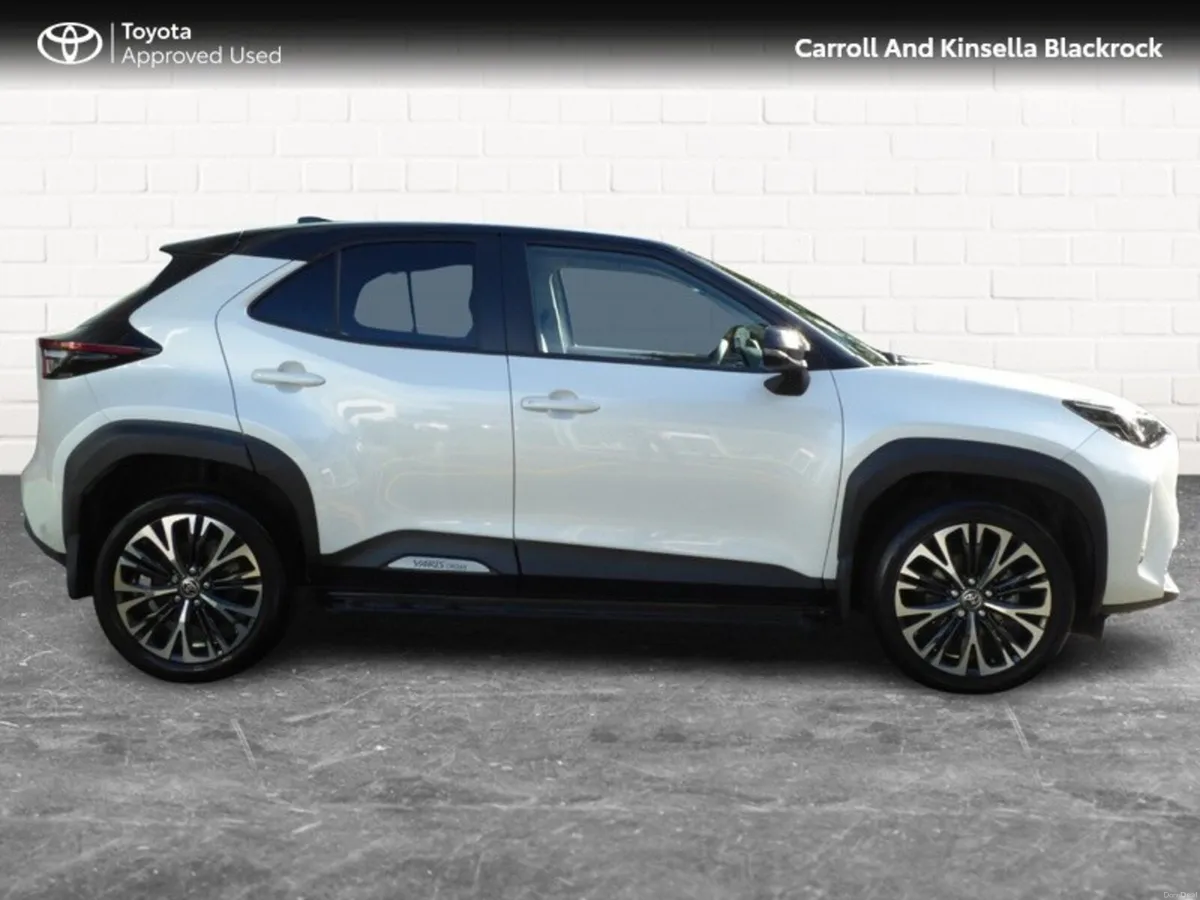 Toyota Yaris Cross Hybrid Sol - Image 2