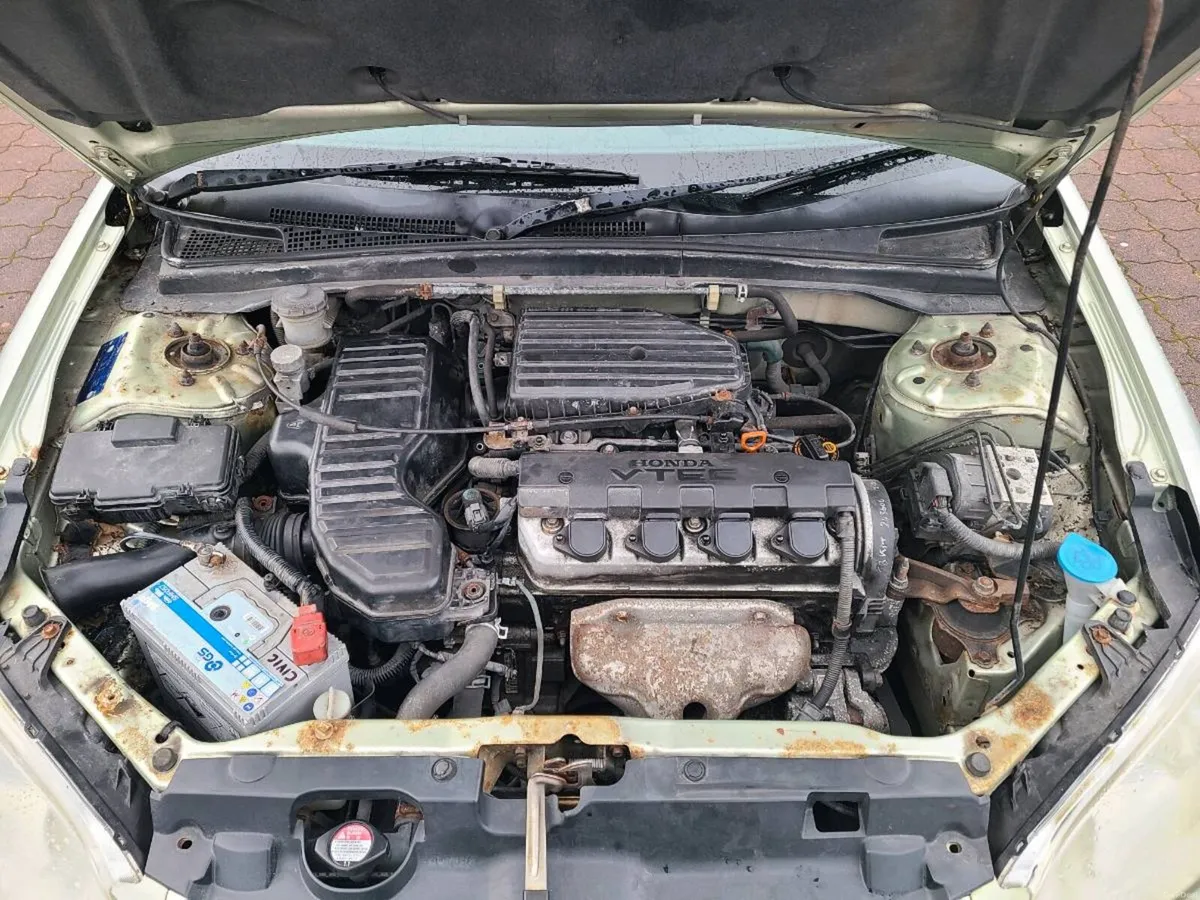 2005 Honda civic - Image 4
