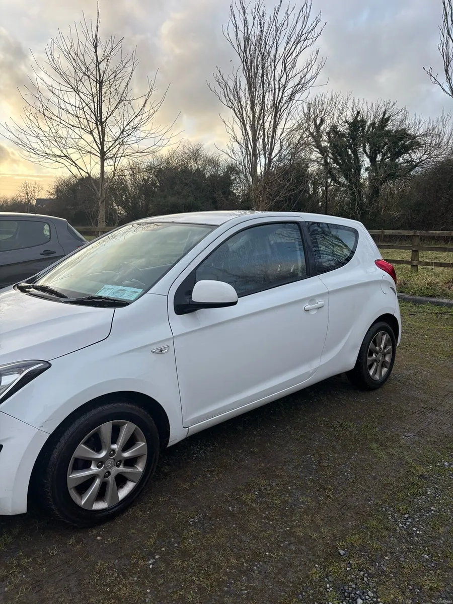 Hyundai i20 2015 - Image 2