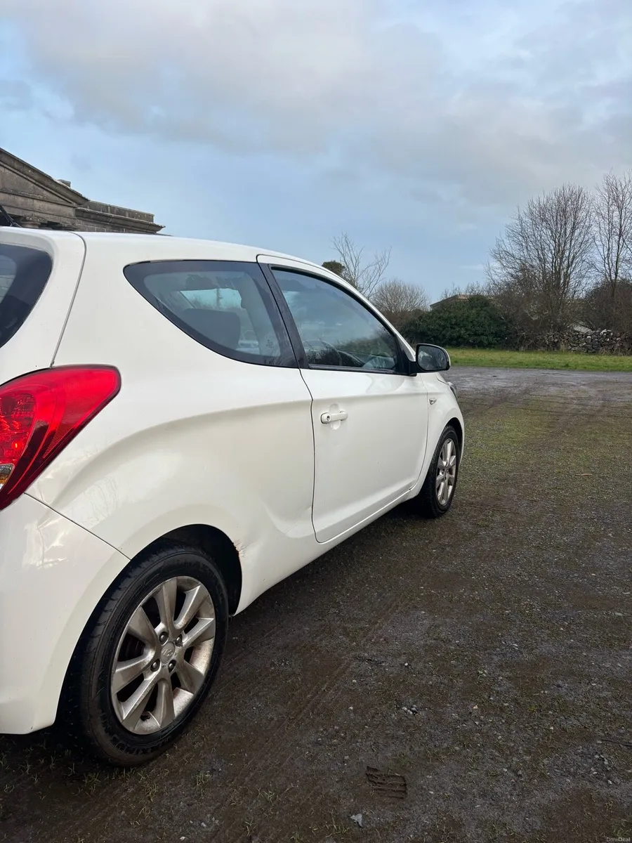 Hyundai i20 2015 - Image 3