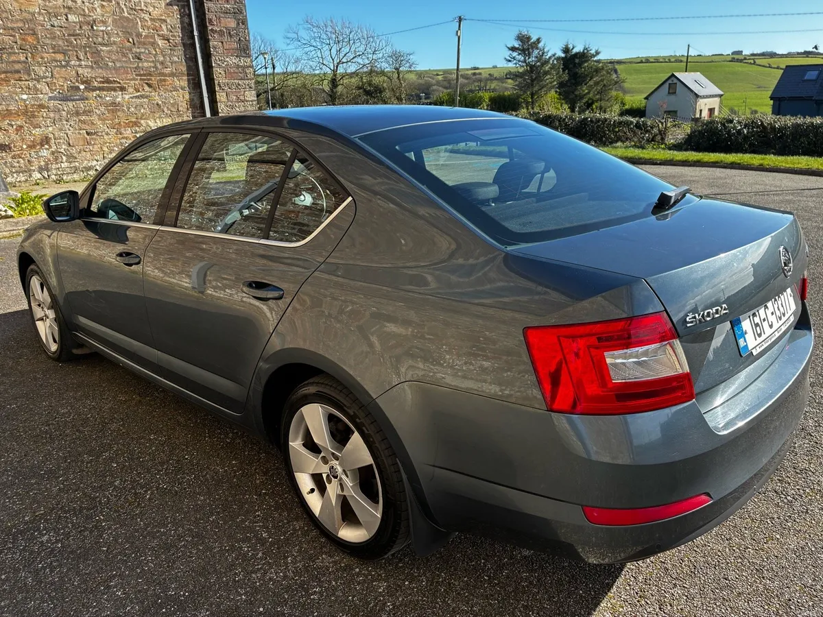 Skoda Octavia Style NCT 02/28 TAX 06/26 - Image 4