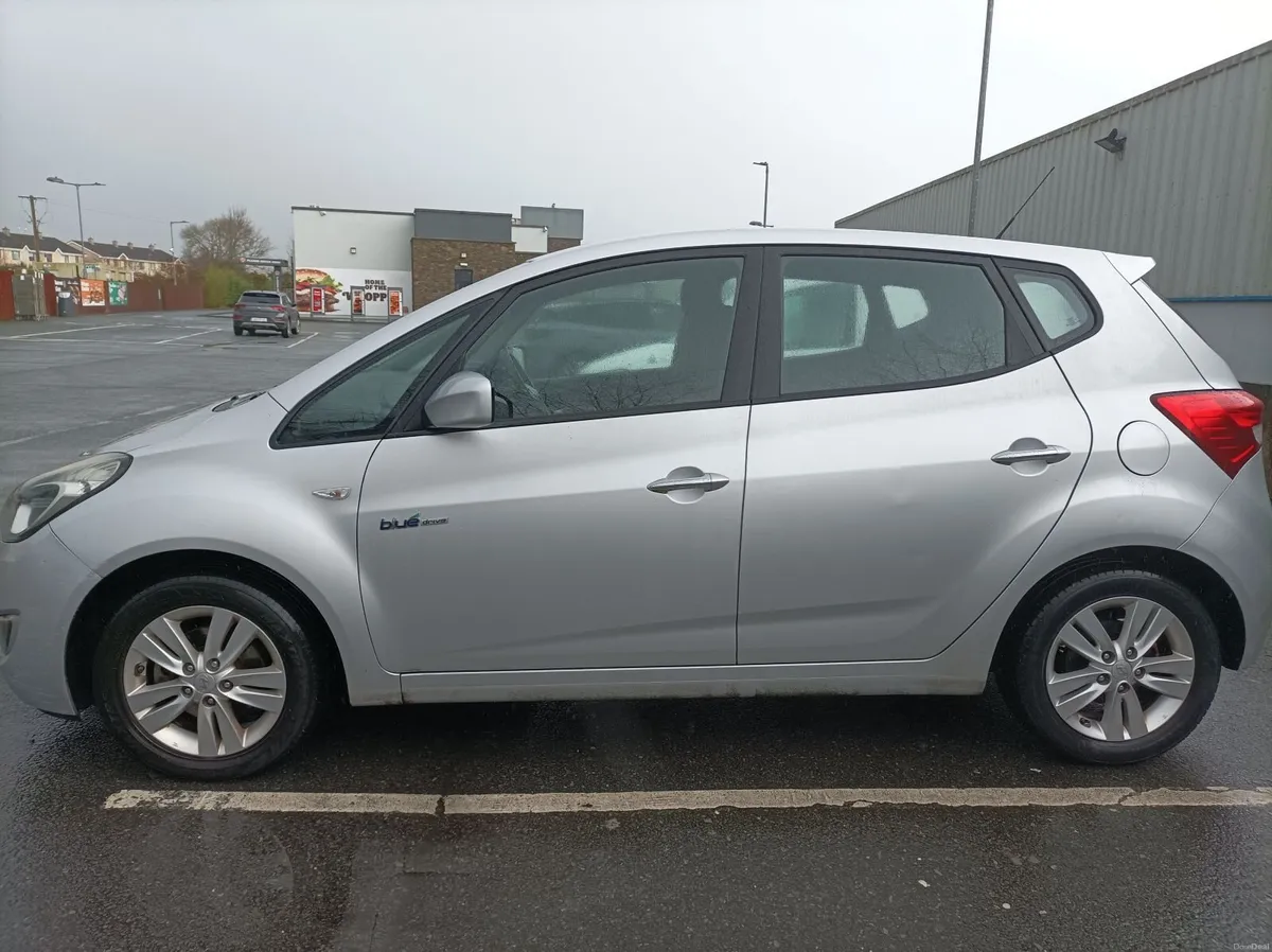 141 Hyundai iX20 NCT 01/27 - Image 4