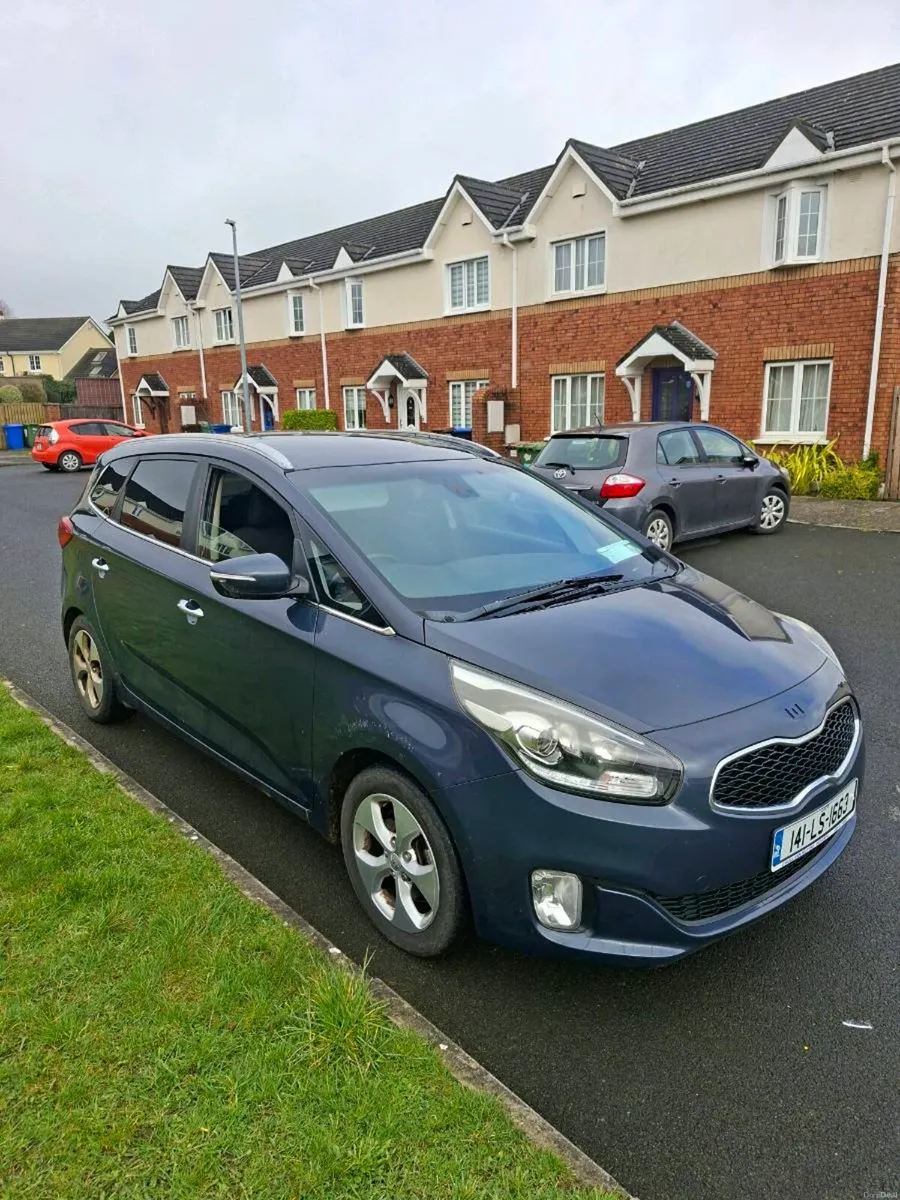 KIA CARENS 2014 7 SEATER LOW MILES - Image 1