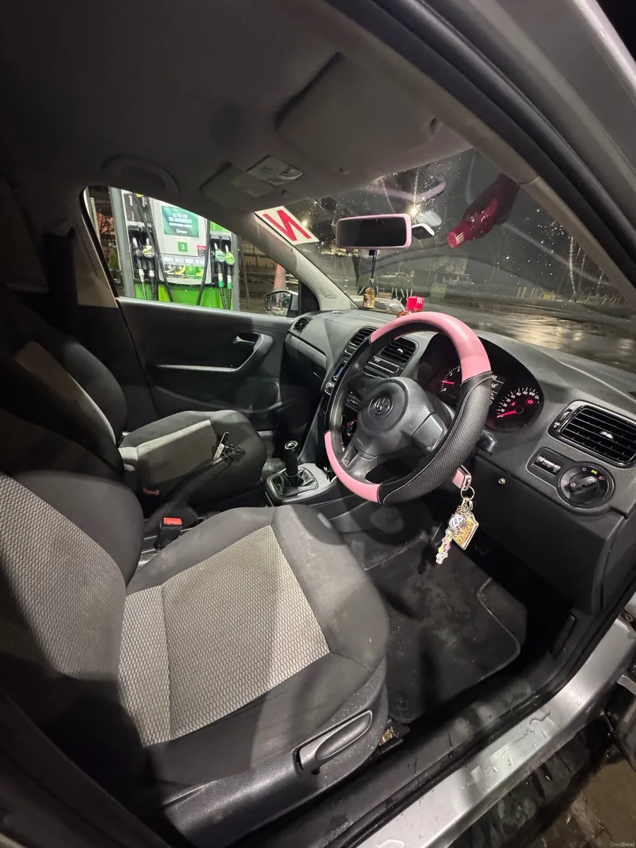 Volkswagen polo - Image 4