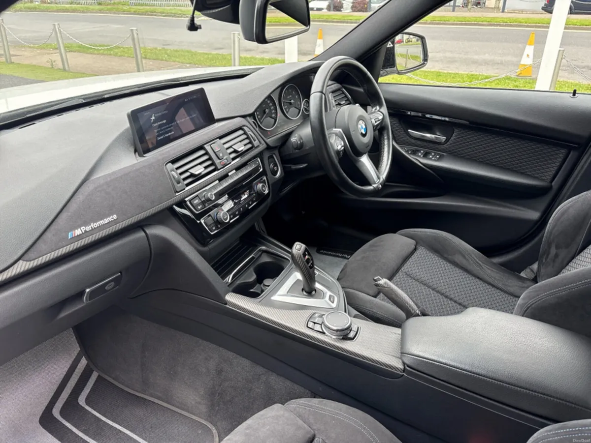 BMW 3-Series BMW 330e 2.0L Petrol Plug-In Hybrid * - Image 3