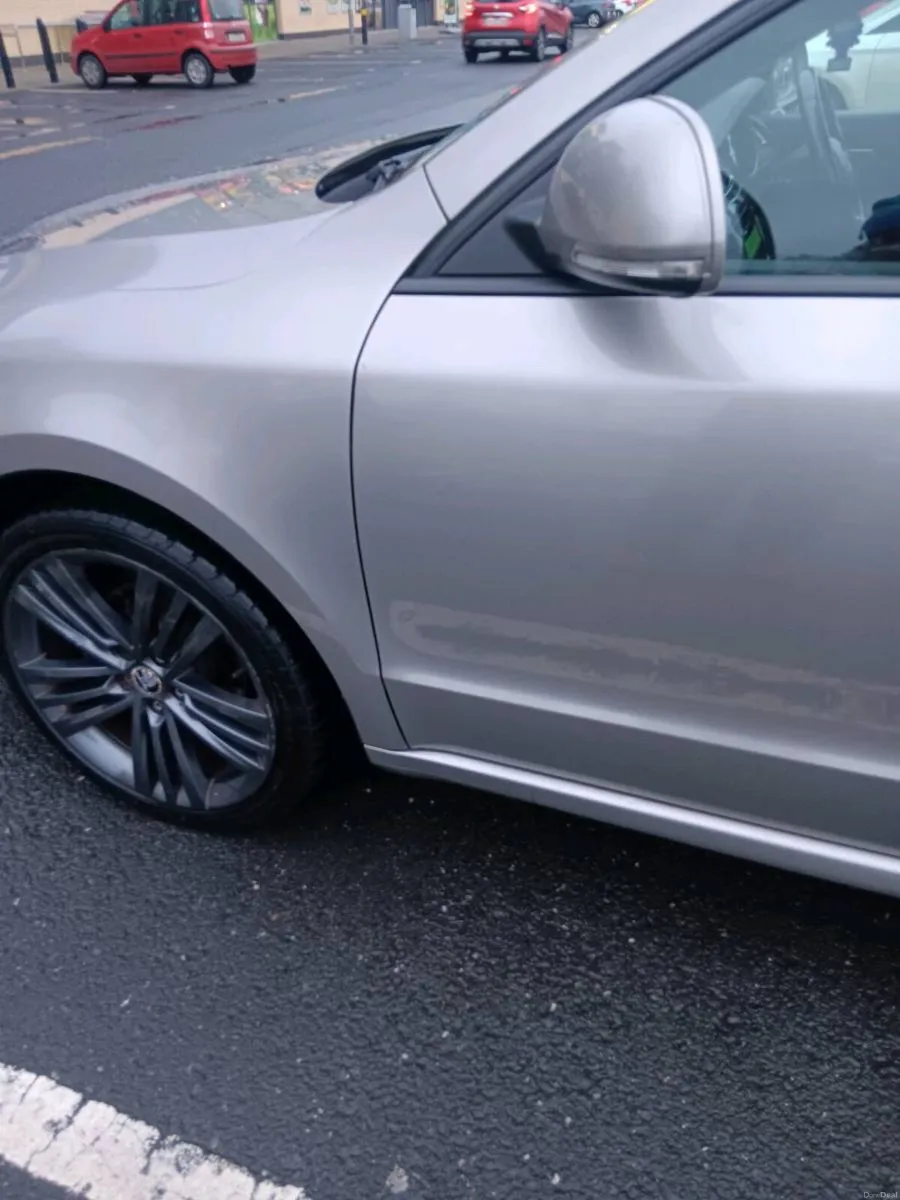 14 Skoda Superb. - Image 3