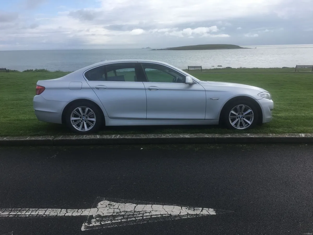 BMW 5-Series 2011 - Image 1