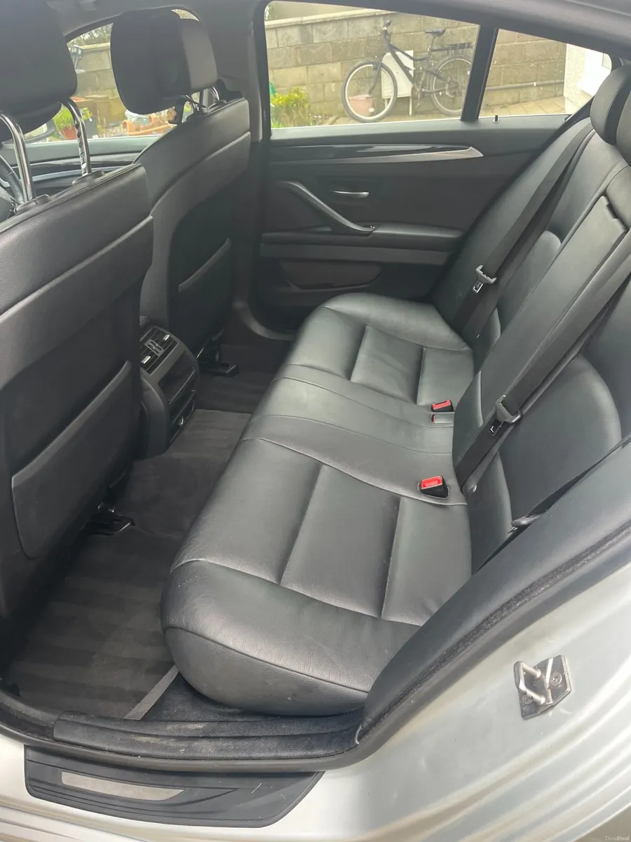 BMW 5-Series 2011 - Image 3