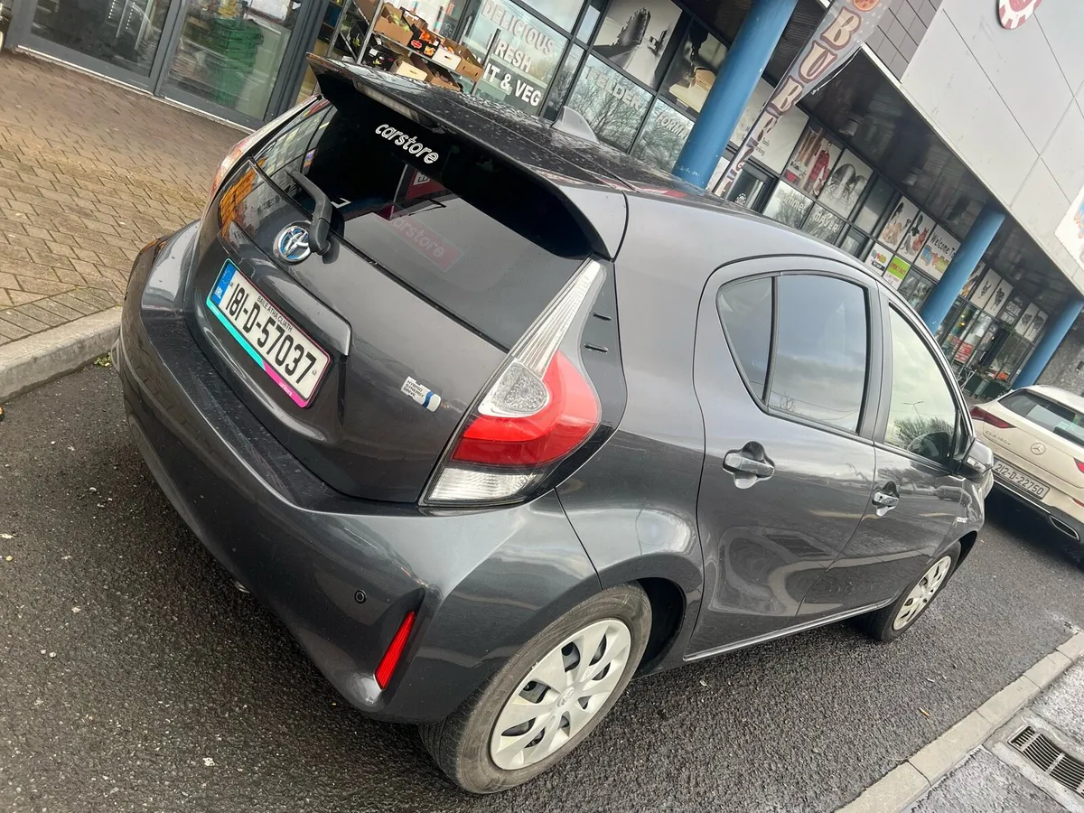 Toyota Aqua Hybrid - Image 4