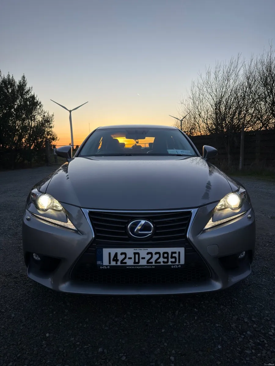 Lexus Is300h new NCT/perfect - Image 1