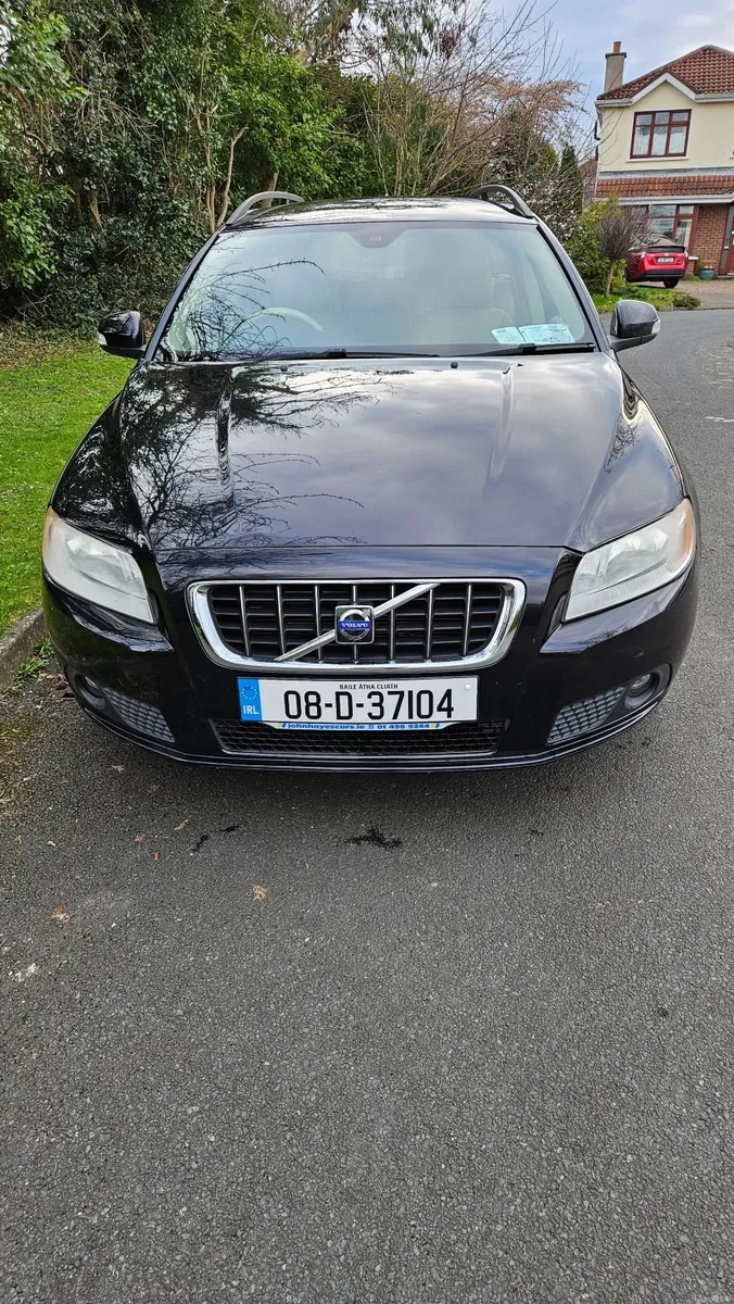 Volvo V70 2008 - Image 2