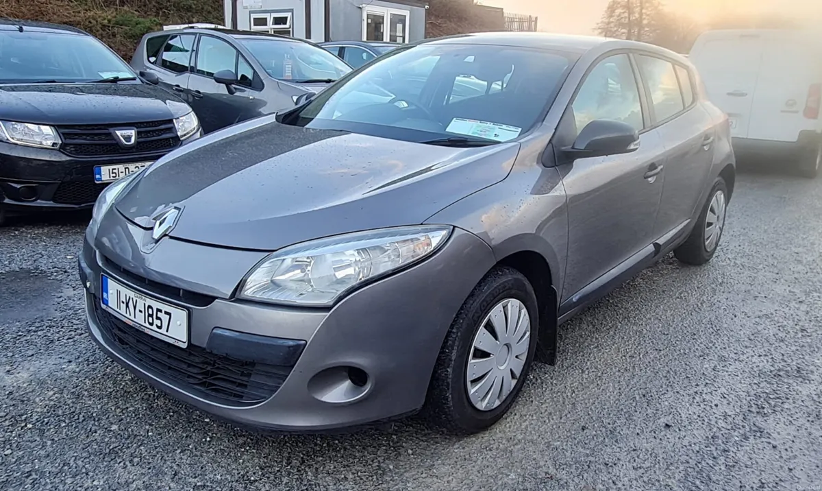 Renault Megane 2011 - Image 2