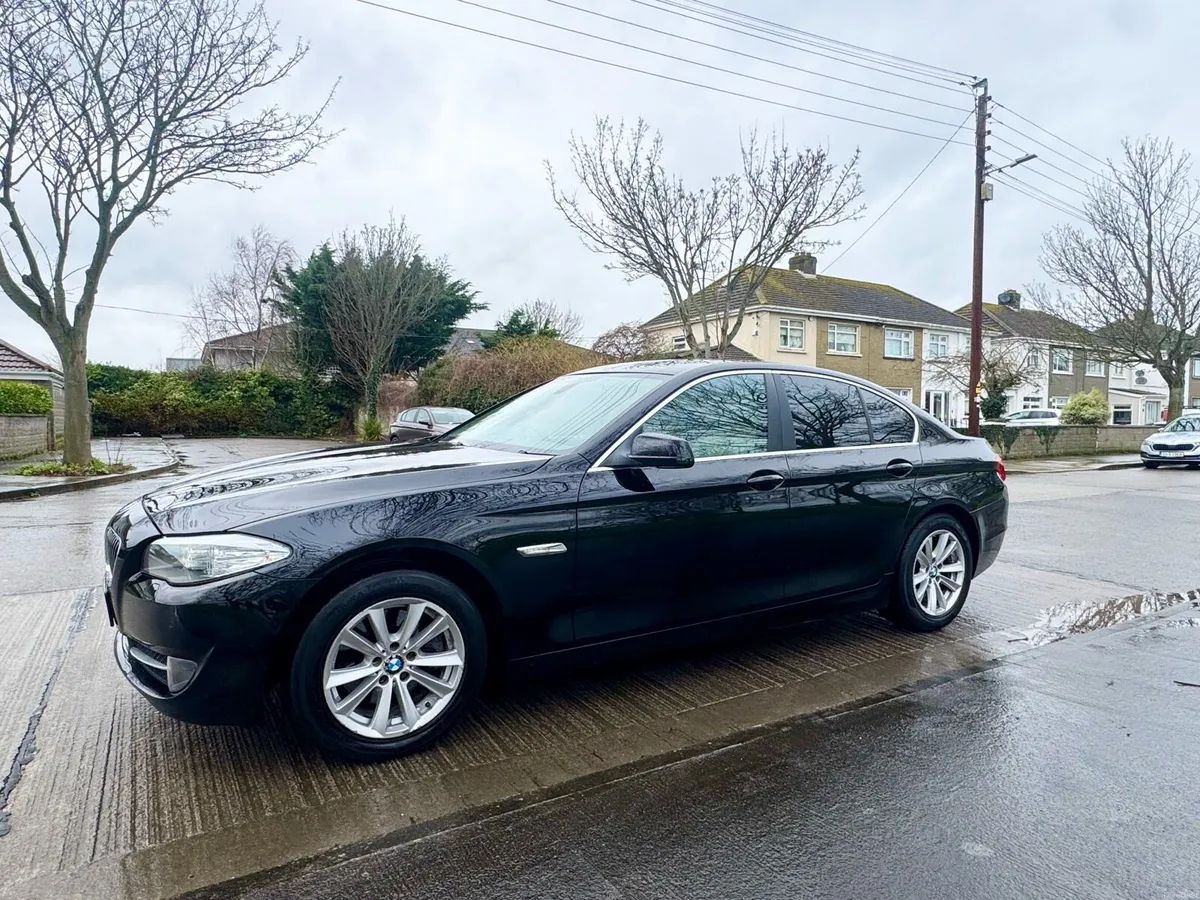 BMW 520D // NCT 05/26 // OYSTER LEATHER - Image 2