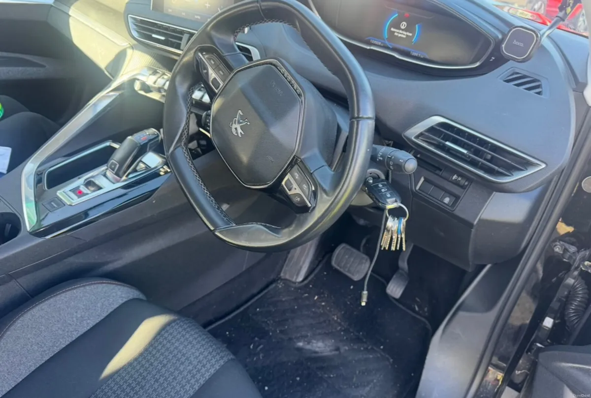 Peugeot 3008 2017 diesel - Image 2