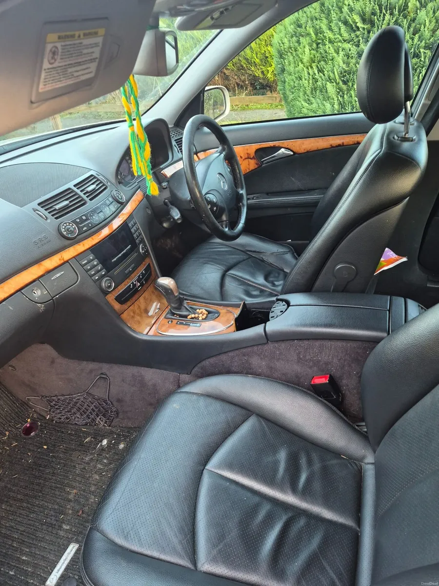 Mercedes-Benz E-Class 2006 - Image 3