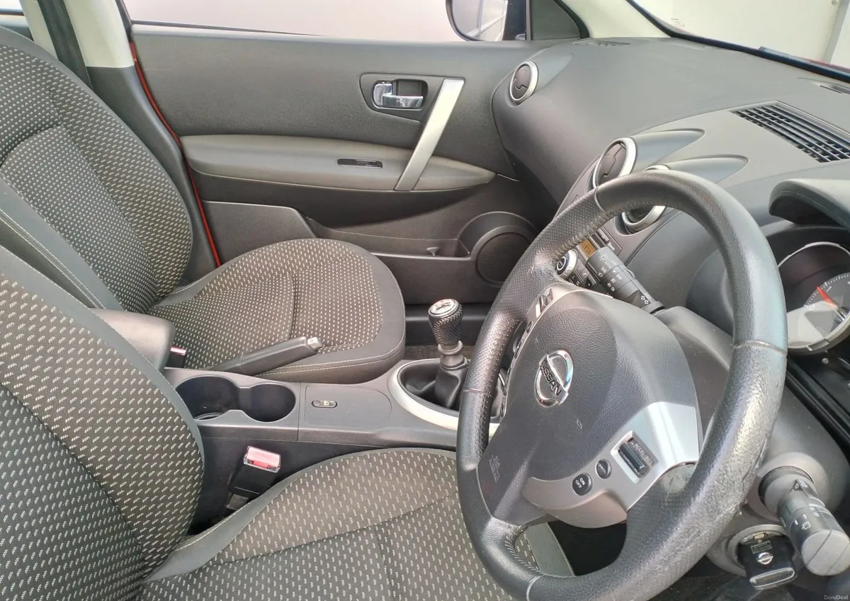 Nissan Qashqai LONG NCT 04/27 Pan Roof - Image 4