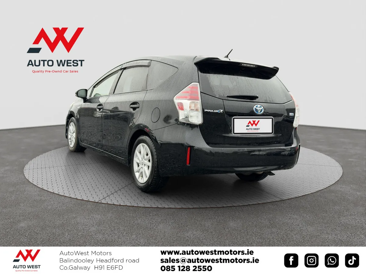 2018 Toyota Prius Self Charging Hybrid 7 SEATER - Image 4