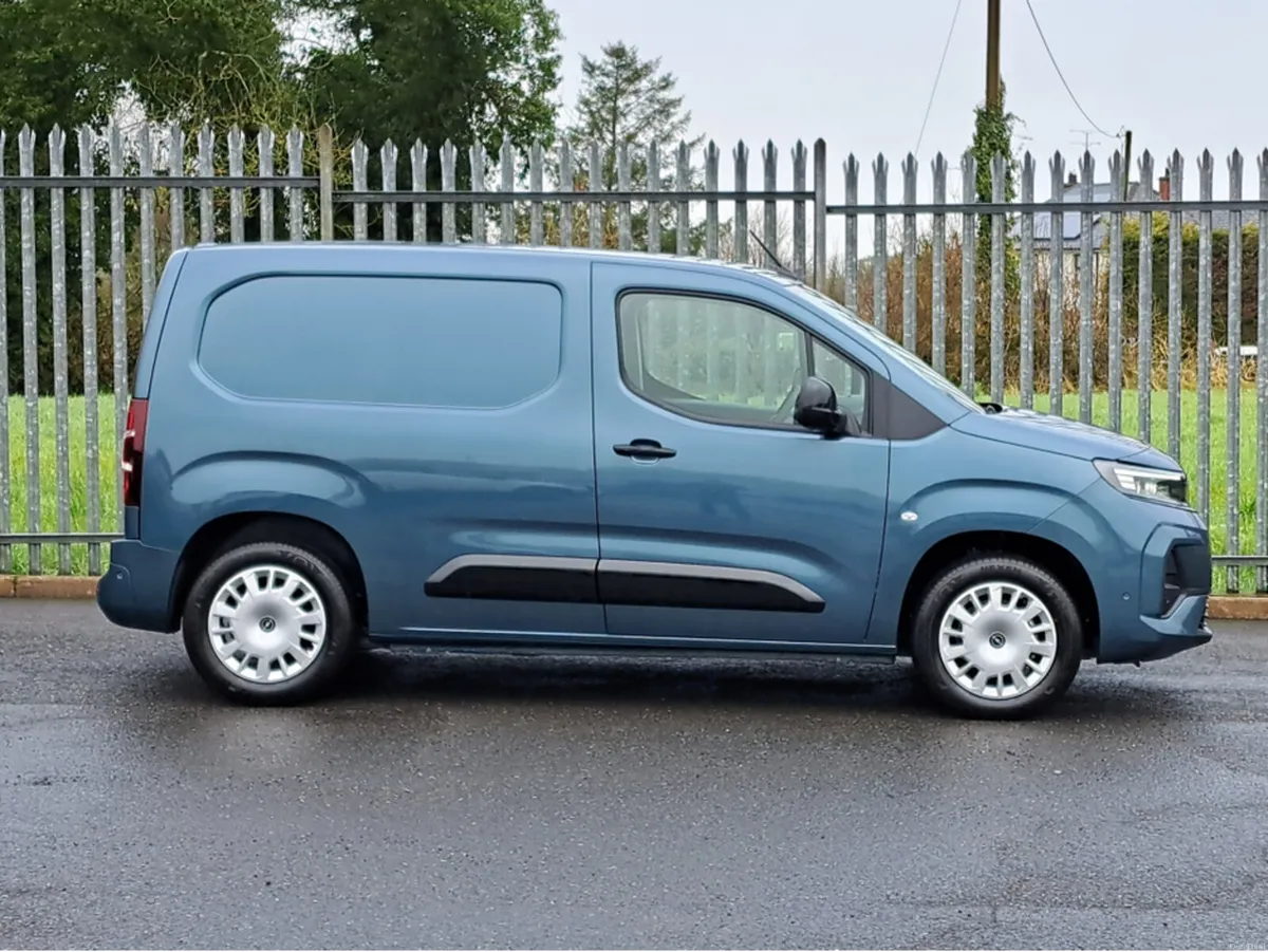Opel Combo SPORTIVE L1H1 1.5TD 100BHP **TOP SPEC** - Image 3