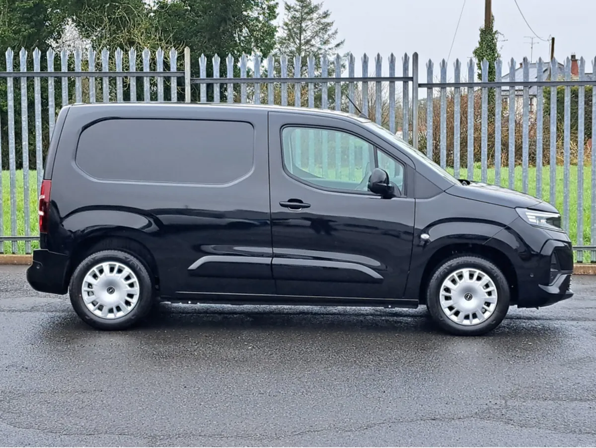 Opel Combo SPORTIVE L1H1 1.5TD 100BHP **TOP SPEC** - Image 3