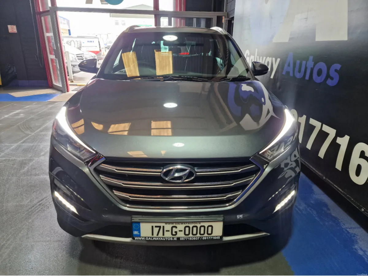 Hyundai Tucson PREMIUM AUTO CRDI**SAT NAV, FULL LE - Image 3