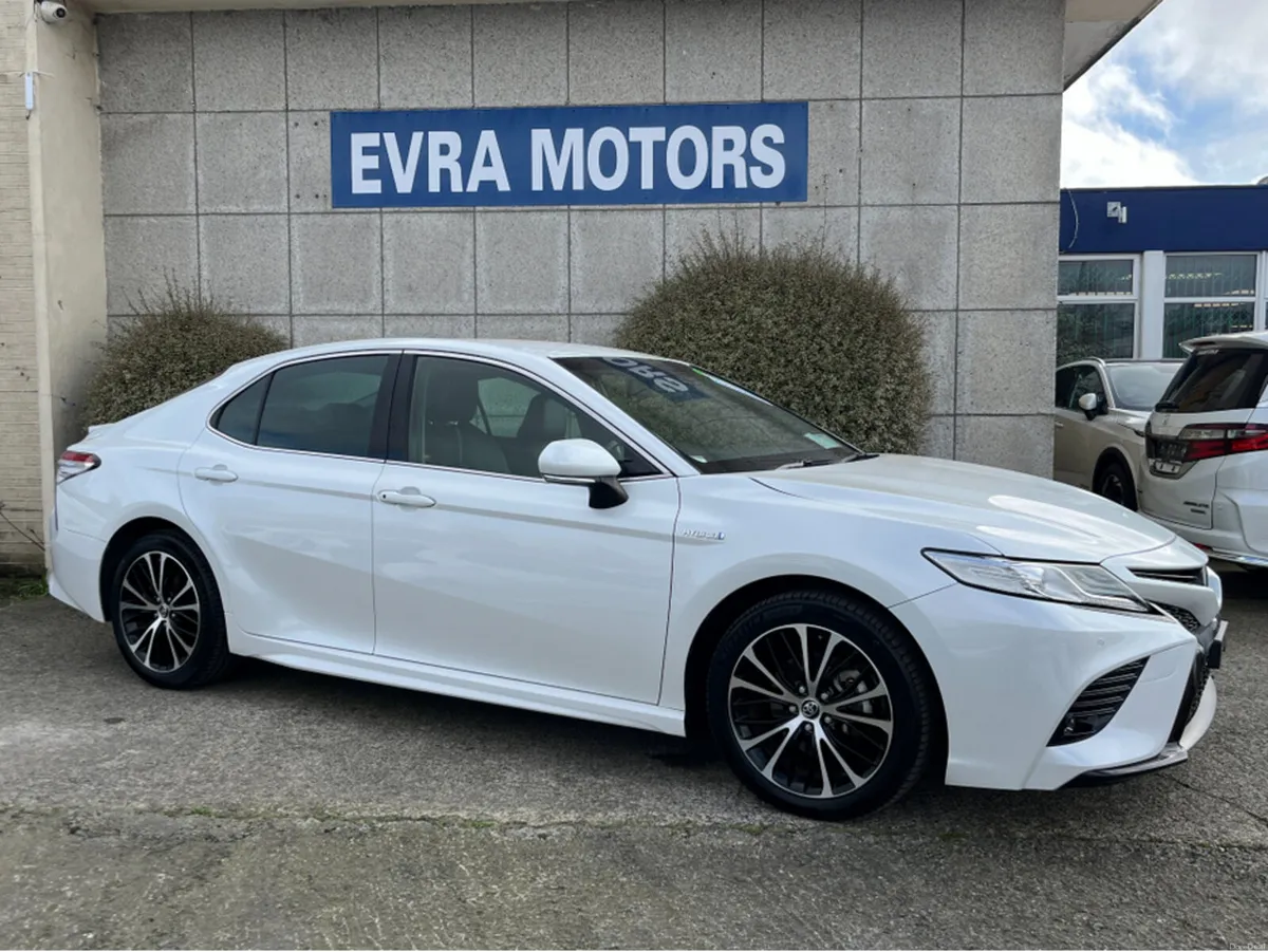 Toyota Camry WS AUTOMATIC HYBRID 2.5 PETROL //HALF - Image 3