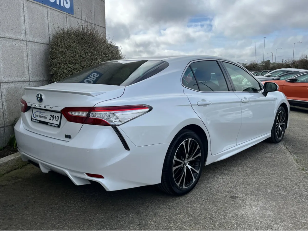 Toyota Camry WS AUTOMATIC HYBRID 2.5 PETROL //HALF - Image 4