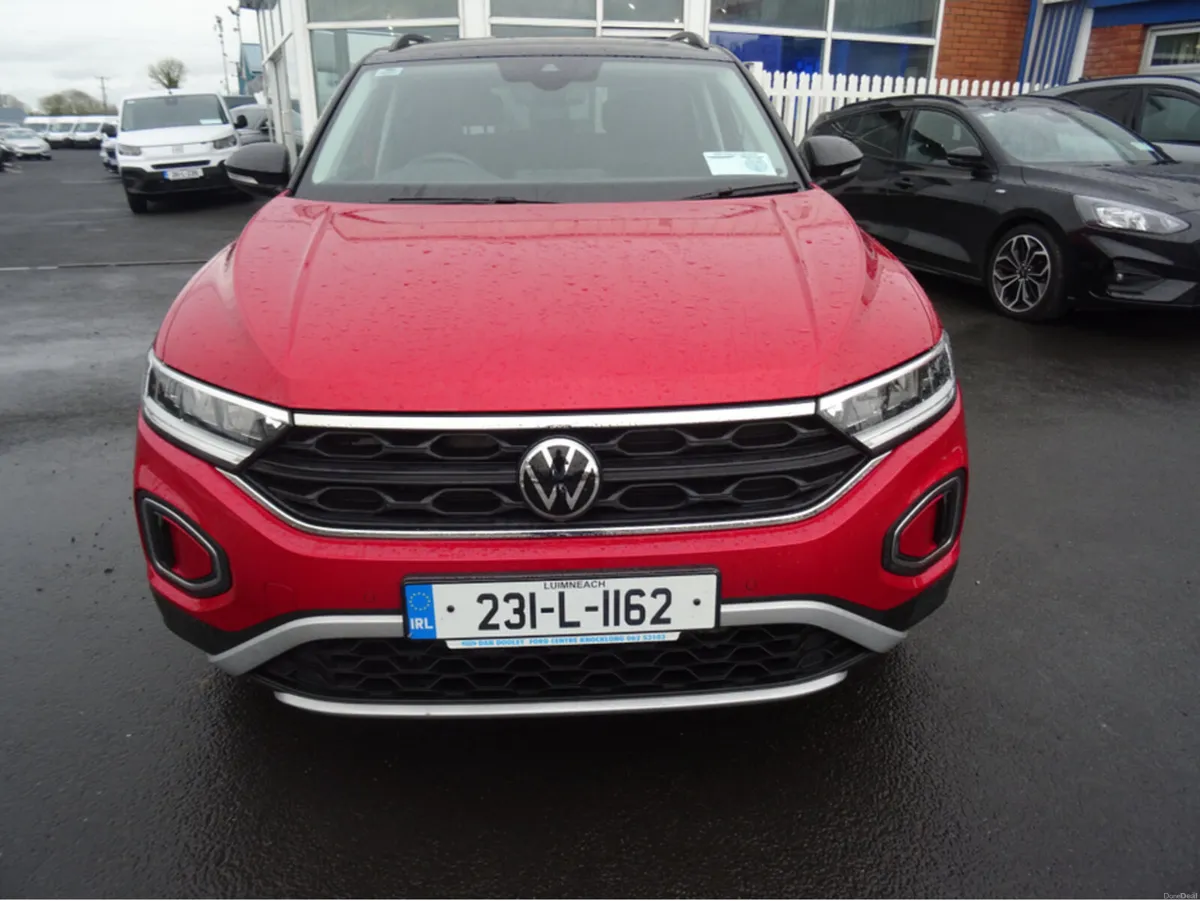 Volkswagen T-Roc LIFE 2.0 TDI MANUAL 6SPEED FWD 1 - Image 3